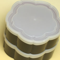 【日本製】二段オードブル重箱 舞桜 ピンク(小)タッパー付きだから汁物も安心。
